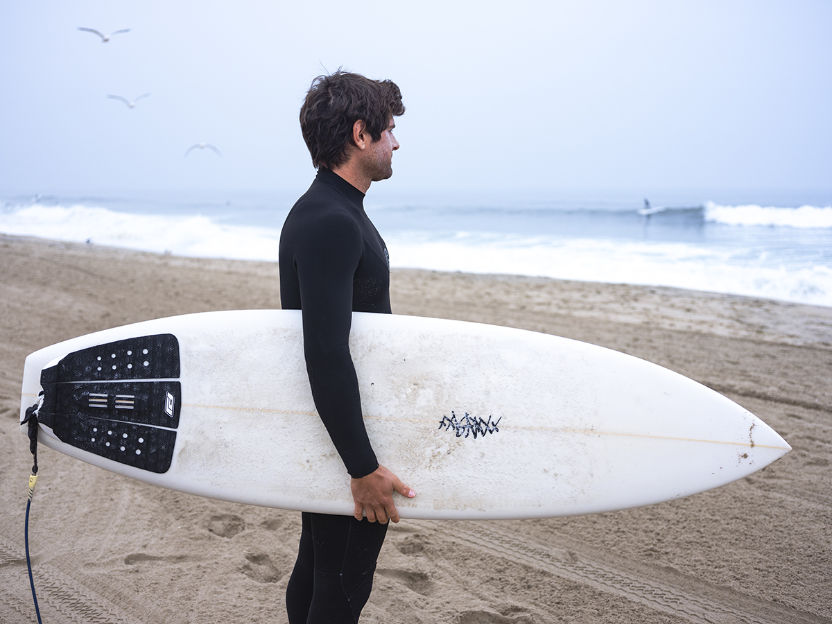 Read more about the article Dillon Perillo: A Rising Star in Professional Surfing