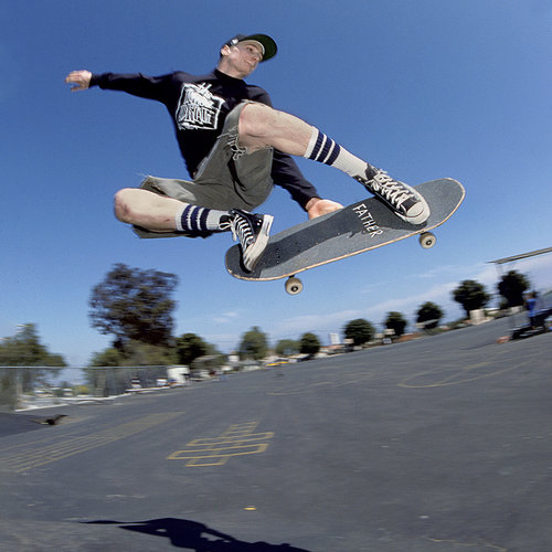 Read more about the article Matt Hensley: A Skateboarding Icon Who Redefined Street Skating 